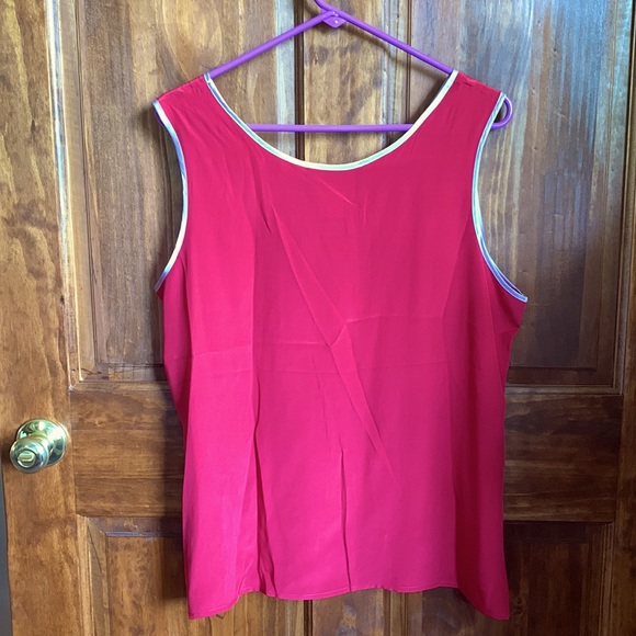 Vintage Bob Mackie Wearable Art
100% Silk Raspberry Sleeveless
Blouse Size L - Picture 4 of 4